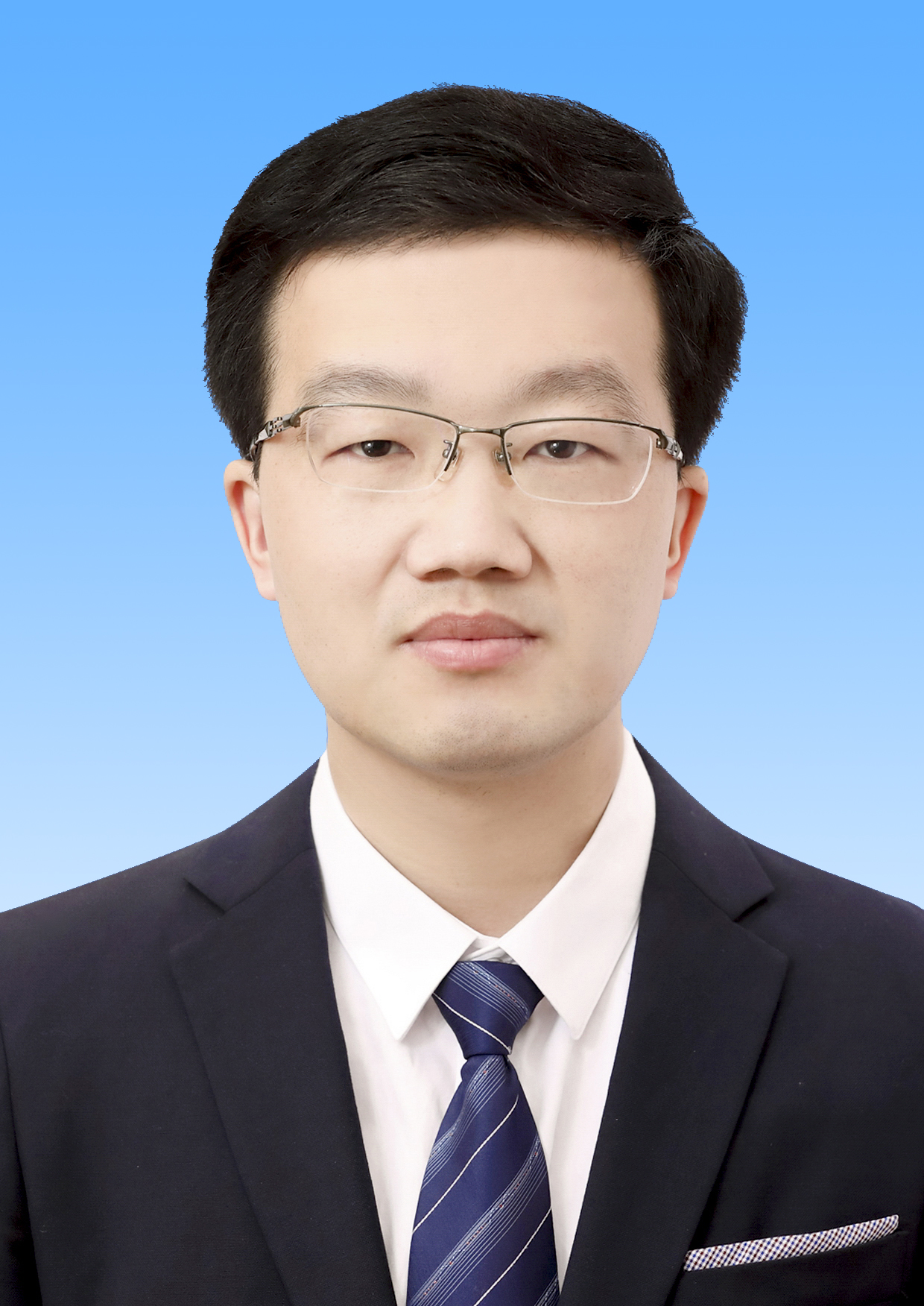 郭俊藍白證件照.jpg